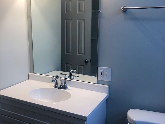 5th image of 169 Myrtle Ave #1