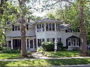 202 Adams St, Batavia, IL 60510