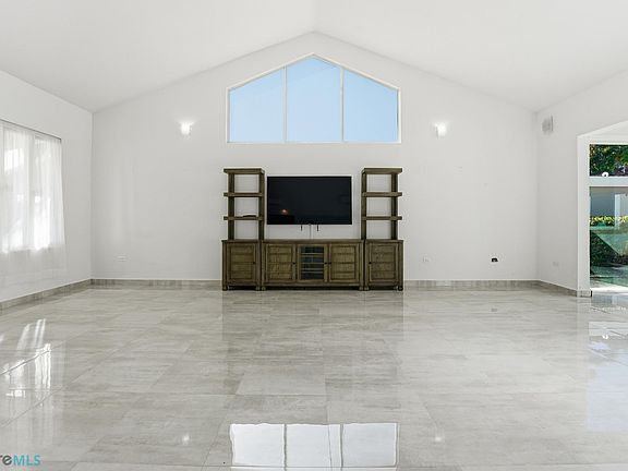 4th image of 209 Camino De Los Ausubus