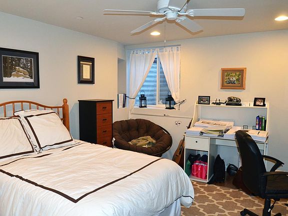 5th image of 148 W Wildey St #1