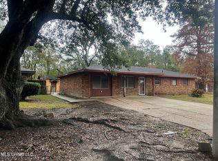 605 E David Dr, Gulfport, MS 39503