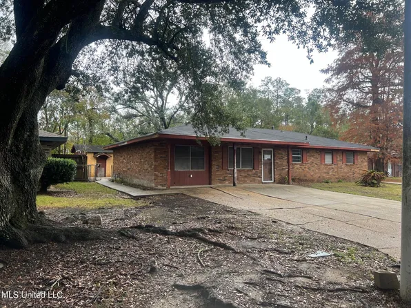 605 E David Dr, Gulfport, MS 39503