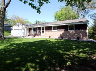 1180 Sunnycrest Dr, Waukesha, WI 53186