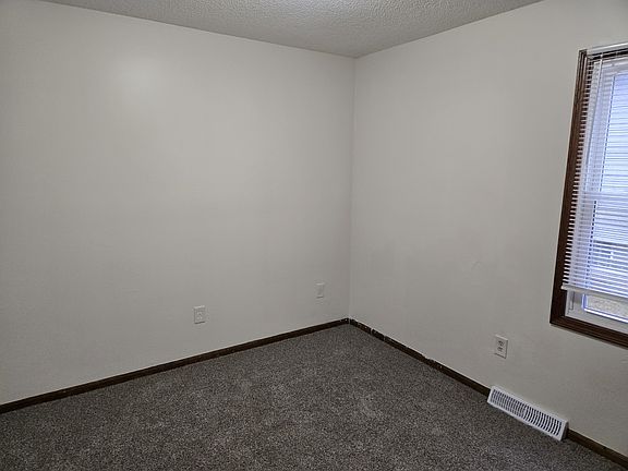 3rd image of 1937 Greenfield Ave SW