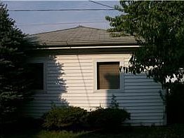 2nd image of 1838 Clarence Ave