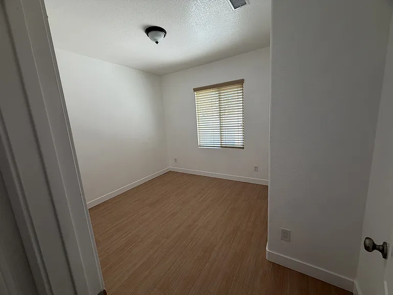 BEDROOM #4