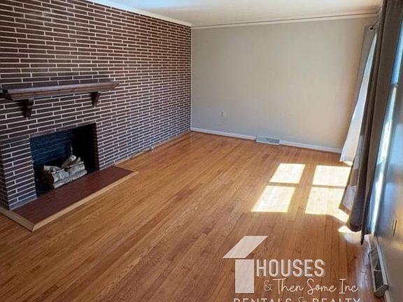 4th image of 809 Wilson St