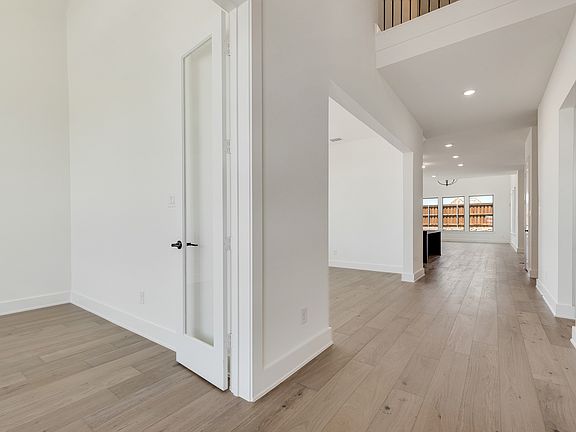 4th image of 3132 Tobias Ln