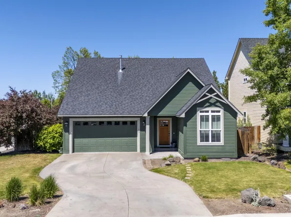 1685 NW Larch Ave, Redmond, OR 97756