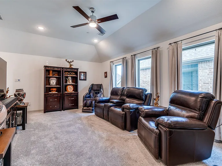 7139 Buchanan Dr — Photo 8