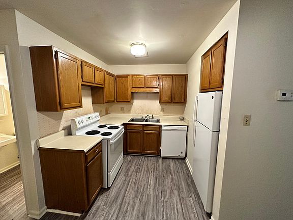 3rd image of 370 Highland Ave SW APT 6