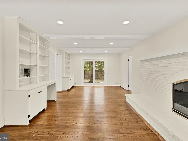 8416 Fox Run — Photo 27