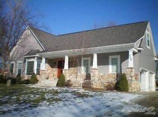 530 Charlesina Dr, Rochester, MI 48306