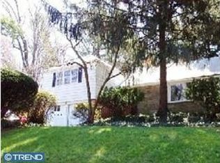 7902 Knox Rd, Glenside, PA 19038