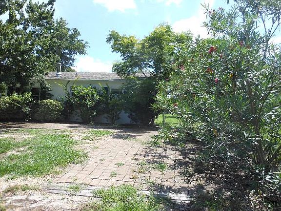 3rd image of 2021 Travelers Palm Dr