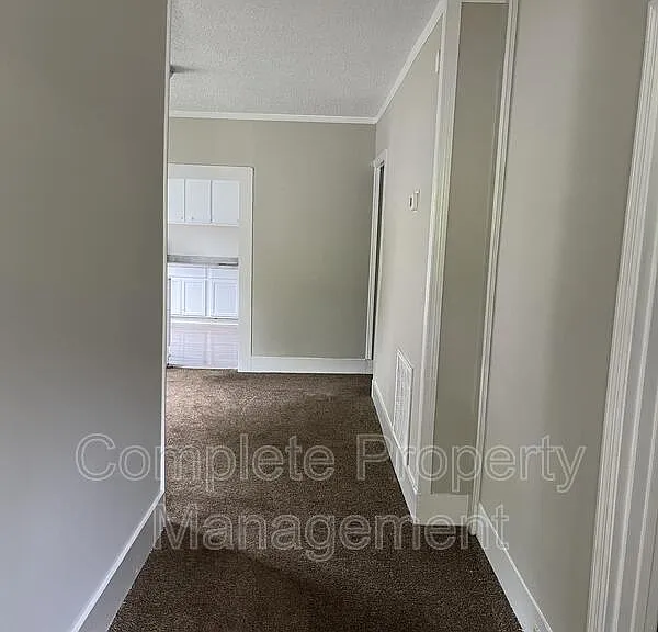 1434 Thomason Ave — Photo 2