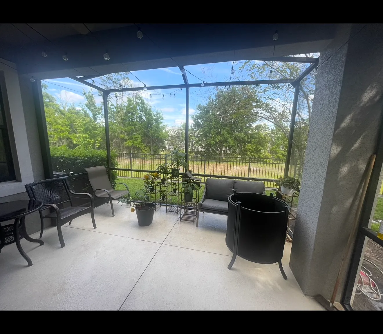 3 bed, 2.5 bath, 2056 sqft, $1,200 — Photo 2