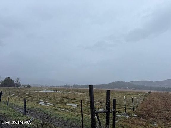 3rd image of 1928 Little Carpenter Creek Rd