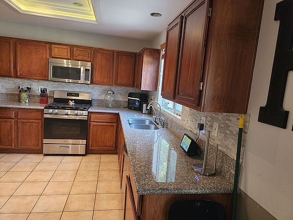 Beautiful granite and backsp