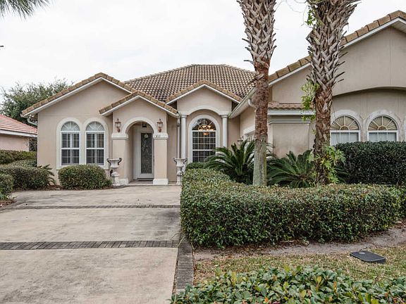 5th image of 611 Emerald Bay Dr