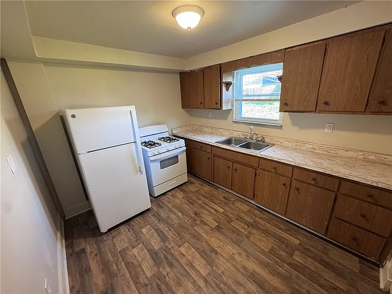 1067 Cleveland Ave — Photo 9