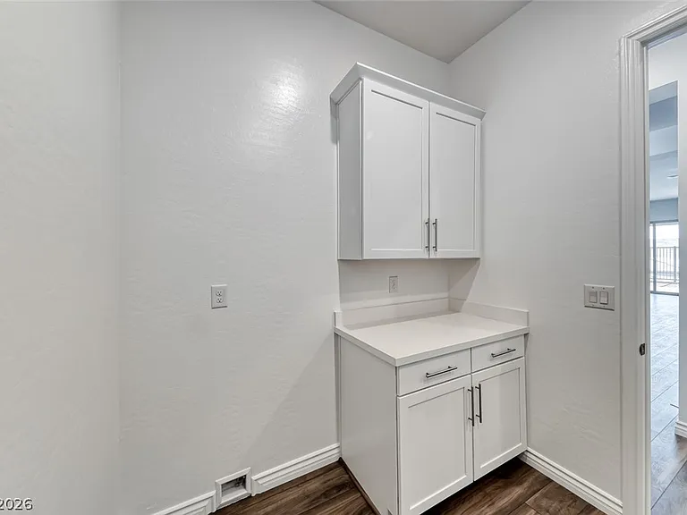 968 Woodburn Ln — Photo 24