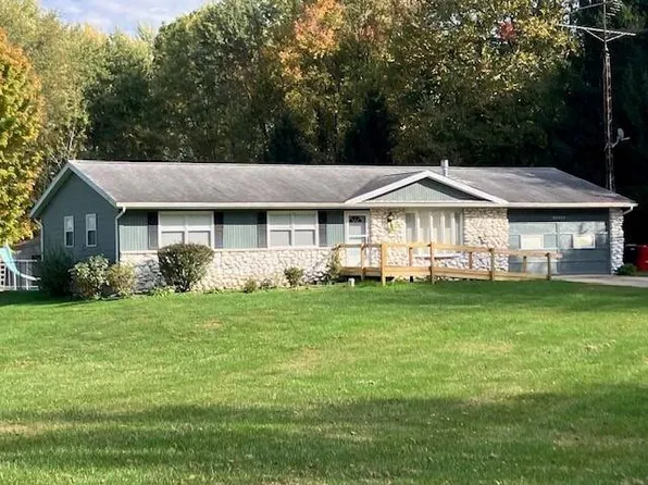 65200 Oak Rd, North Liberty, IN 46554