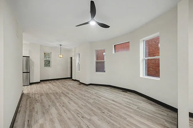 4 bed, 2330 sqft, $2,950 — Photo 2