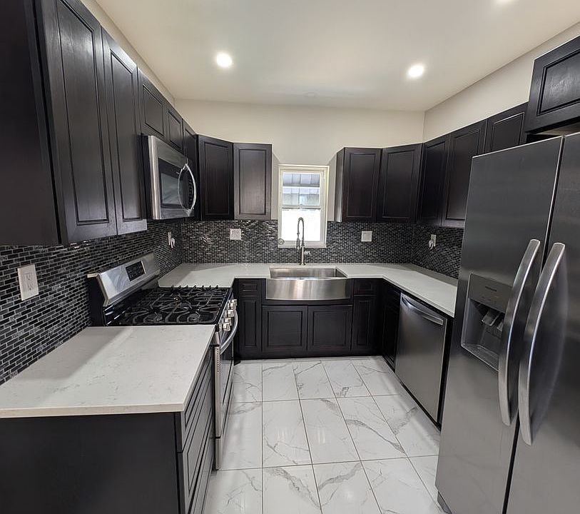 1st image of 2508 Cobden St