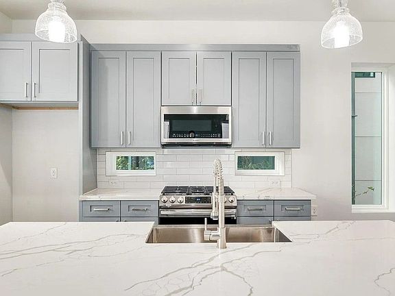 3rd image of 2006 N Fitzhugh Ave #1