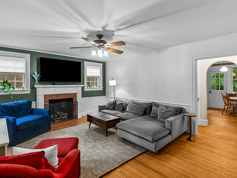 2503 Walker Ave — Photo 2