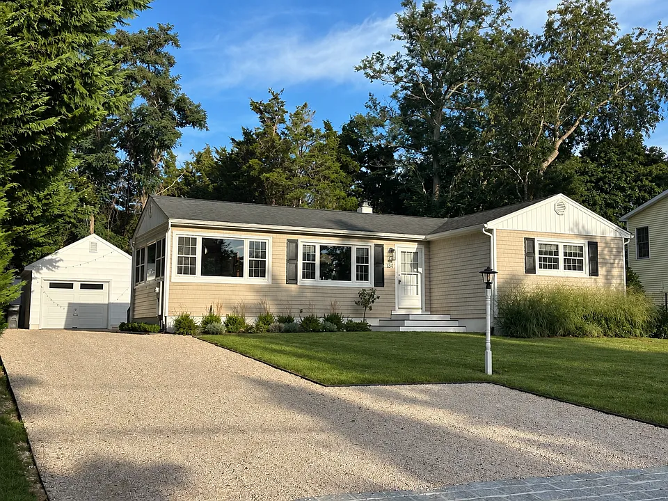 34 Westwood Dr
