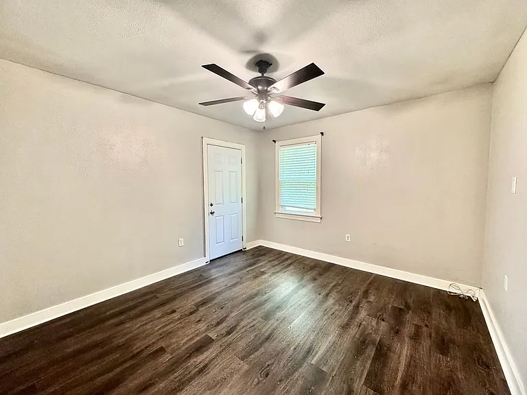 2428 Orpine Ave — Photo 15