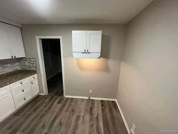 5th image of 20522 Ardmore St