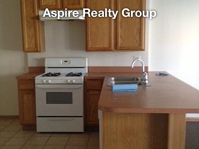 2nd image of 2717 W Polk St #1