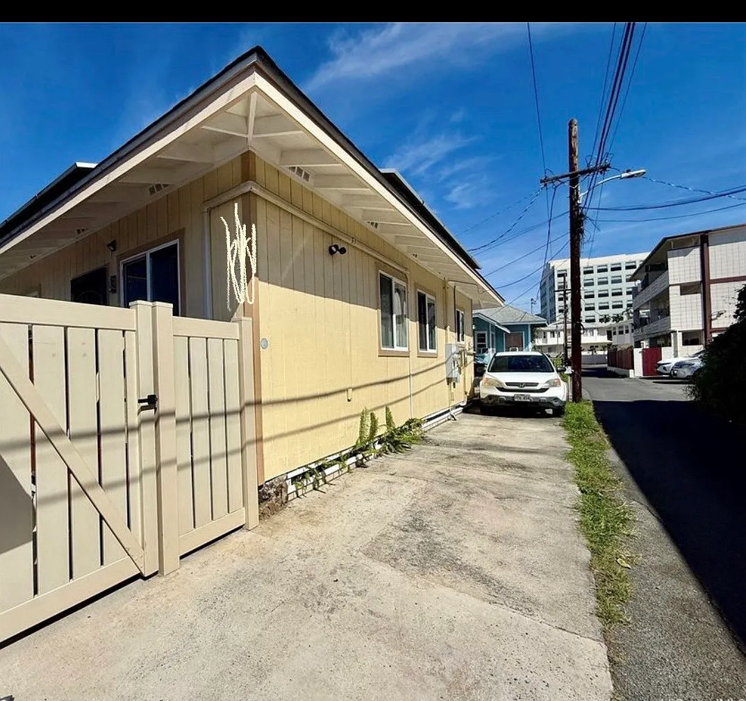 Holelua Pl, Honolulu — Photo 3