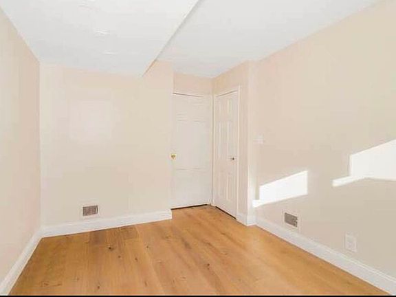 4th image of 4315 Wickham Ave #2