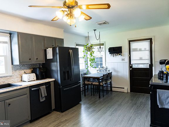 3rd image of 2 Woodmont Cir