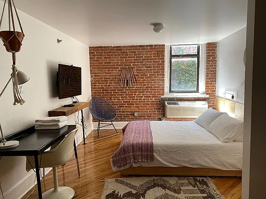 Rented by Dream Space Realty | media 34