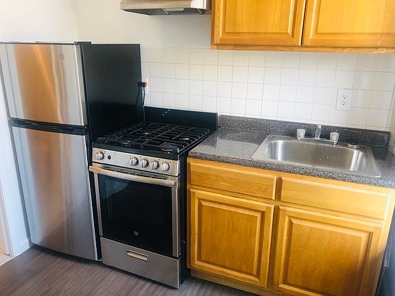 3rd image of 510 E 119th St #3F