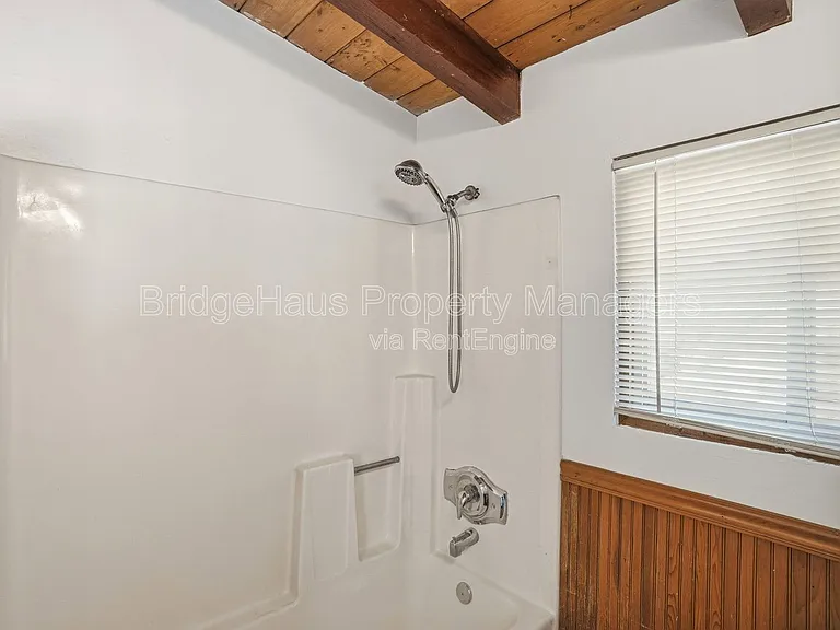 7562 Zemco Dr — Photo 27
