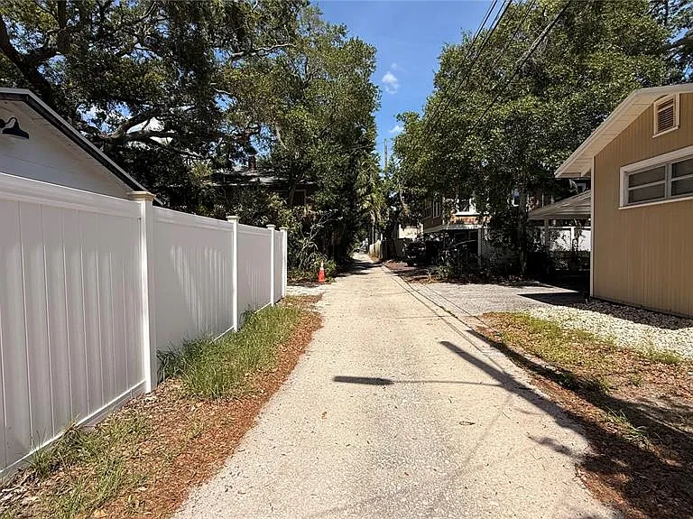 905 Jones St — Photo 5