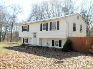 2 Hennessey Ct, Griswold, CT 06351