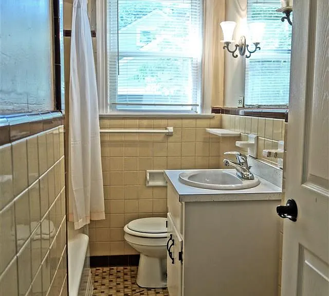 2035 Vanderbilt Dr SW — Photo 10