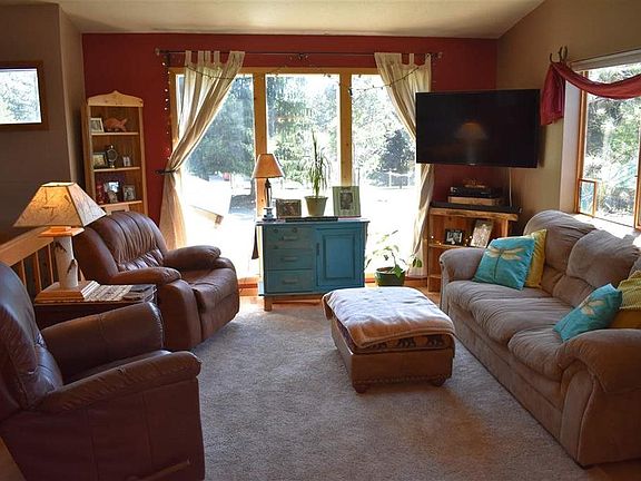5th image of 233 W Circle Dr
