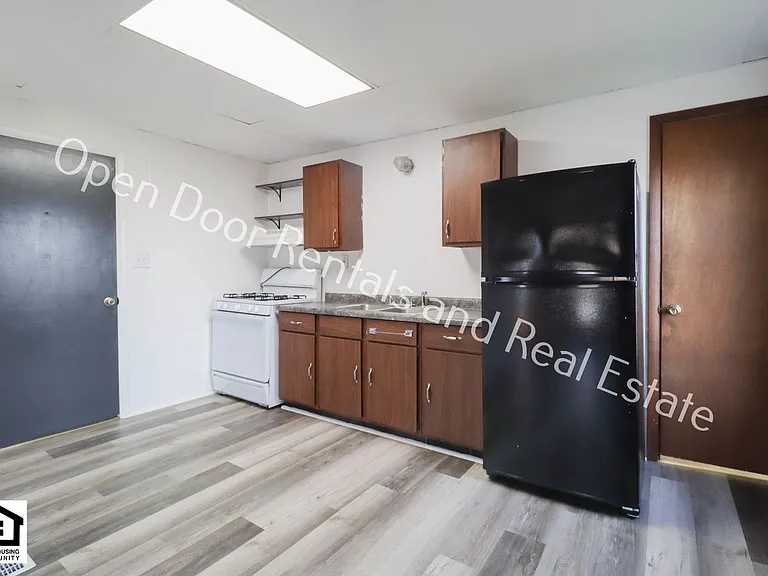 255 S Wayne St — Photo 3