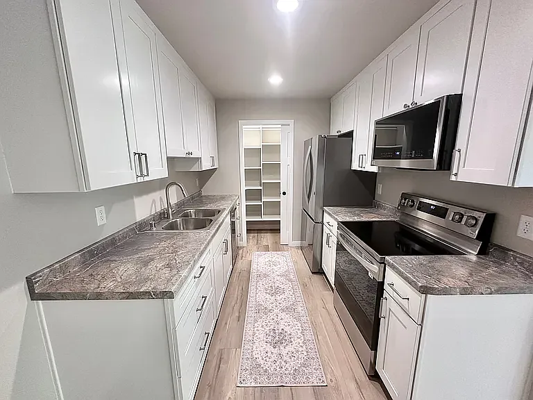2 bed, 1.5 bath, 900 sqft, $1,485 — Photo 4