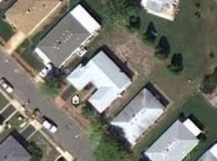 201 Bonaire Dr, Toms River, NJ 08757