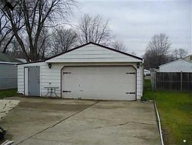 5th image of 811 S Logan St