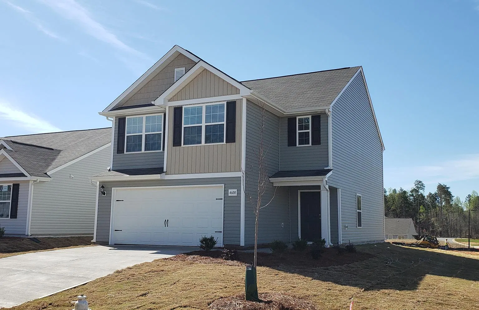 3 bed, 2.5 bath, 1915 sqft, $1,995 — Photo 1